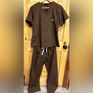 Blue Sky scrubs set size med.